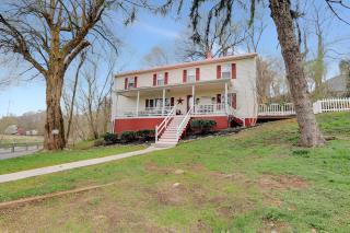 Hawksbill Home~Hot Tub~Modern~Porch~Wifi~Dogs - 5