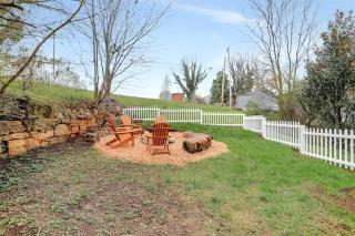 Hawksbill Home~Hot Tub~Modern~Porch~Wifi~Dogs - 2