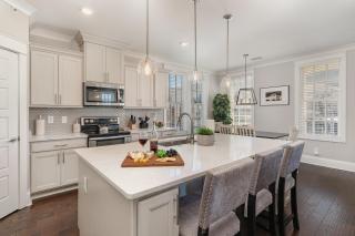 Belwood Bloom - 2 Units - Walk to Centennial Park - 2