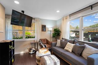 Perfect Luray Escape – Hot Tub & Outdoor Cinema - 4