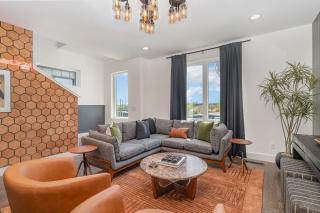 Coloratura - 2 Units w/ Hot Tubs - Near Broadway - 8