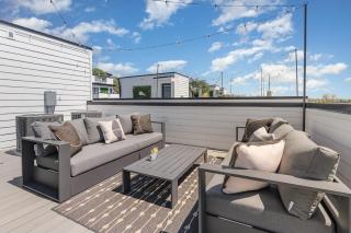 Coloratura - 2 Units w/ Hot Tubs - Near Broadway - 4