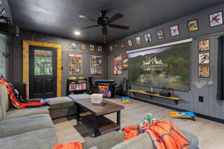 SpiderMan in SNP~FamilyGetaway~Arcade~HotTub~ESVE - 4