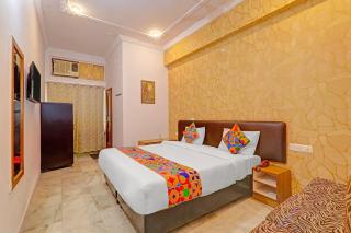 FabHotel Anant - 7
