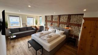 Gasthof zum goldenen Schiff - Lehm, Stil & Altstadtflair - 0