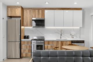 Charming Heritage-Style 2-Bedroom in the Heart of the West End - 4