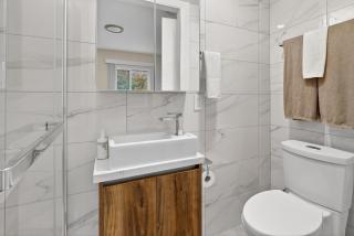 Charming Heritage-Style 2-Bedroom in the Heart of the West End - 6