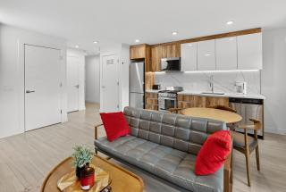 Charming Heritage-Style 2-Bedroom in the Heart of the West End - 2