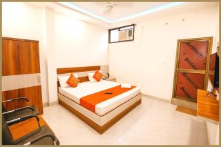 Tarunpura Road Giridhari The Rama- Krishna Palace Near Ram-Janam-Bhoomi # Railway Station - Free Wifi and Parking Available - Fully Air Conditioning Rooms - Best Premium Hotel In Ayodhya - 5