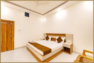 Tarunpura Road Giridhari The Rama- Krishna Palace Near Ram-Janam-Bhoomi # Railway Station - Free Wifi and Parking Available - Fully Air Conditioning Rooms - Best Premium Hotel In Ayodhya - 6
