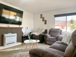 Bounty Family Retreat - Close to CBD and Airport - 9