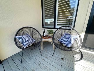 Sea Breeze on Carroll - 4BR beachside home - 7