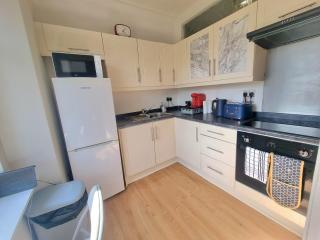 2 bedroom flat- 5 minutes walk from city centre - 2