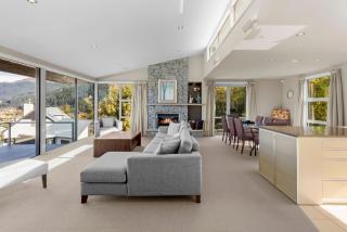 Remarkable Location Queenstown - 3