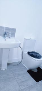 Lovely accomodation with free parking & WiFi - 1