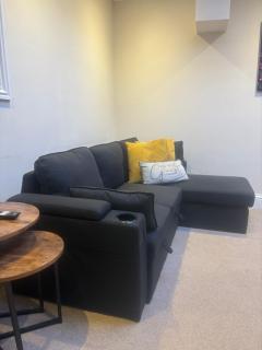 Stylish, Modern 2 Bedroom Apartment with Garden Close to Town, Hospital, Long booking Welcome - 7