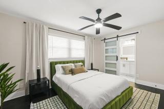 Elegant Atlanta Home with Cozy Relaxation Space - 8