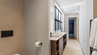 Luxe Executive Staycation 2 Bed 2 Bath Suite - 2