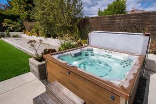 Modern Sea Escape - 7