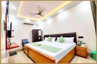 Kalyan Singh Road Preemium Mateshwari Residency - Fully Air Conditioned Hotel With Free Parking Free Wifi - Best Premium Hotel In Ayodhya - 4