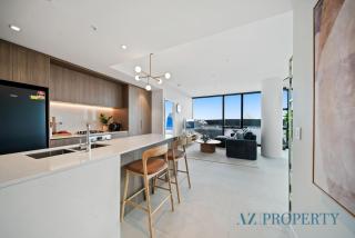 Prime Location CBD with Pool & Gym - 8