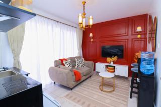 Ngong Road Studio, Racecourse Gardens with Free parking, Netflix &Pool, Pearl1 Luxury bnbs - 0