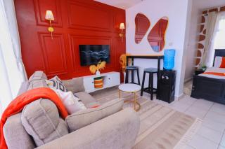 Ngong Road Studio, Racecourse Gardens with Free parking, Netflix &Pool, Pearl1 Luxury bnbs - 9