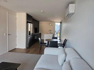 Wanaka Modern 2-Bed 2-Bath Apt - Albert Town - 6