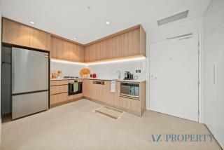 Perth CBD Apartment Unbeatable City Views Pool & Parking Included - 6