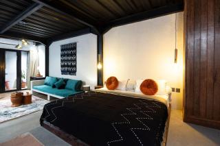 Chic industrial aesthetic loft - 8