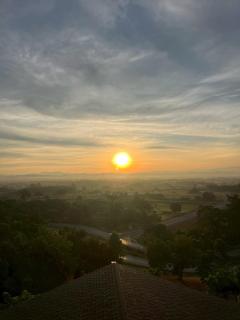 โรงแรมม่านฟ้า - 8