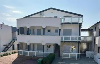 1 Bedroom Nice Apartment In Vir - 0