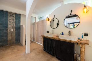 Homey 4BR Tropical Villa in Tumbak Bayuh - 6