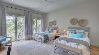 Paradise Island Oceanfront Villa - Modern Luxury - 1