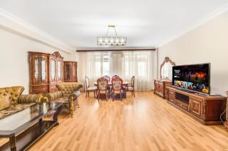 Large 2 bedroom near Republic Square Mayrig Building! - 0