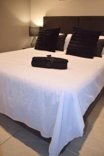 Serenity Suite, Private Unit, Resort & Beach Access - 5