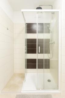 Ideal for Big Groups, Modern 14 Guest Apartment Near Prague - 1