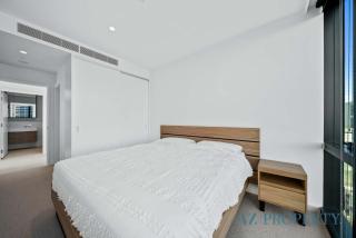 Bright & Spacious 2BR in Prime CBD Location - 8
