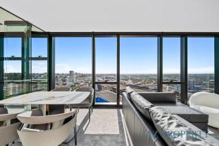 Bright & Spacious 2BR in Prime CBD Location - 5