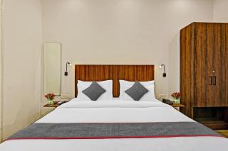 Townhouse Golden Frame near sec 62 noida - 6