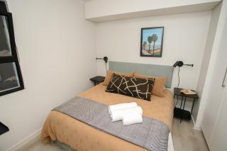 302 Seahorse - Premium 2 Bedroom Unit with Pool & Parking - 1