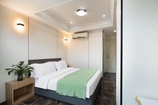 Yiren Starry Sky Hotel - 2