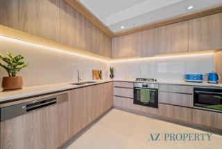 Luxury Perth CBD Apartment with Pool & Gym - 2