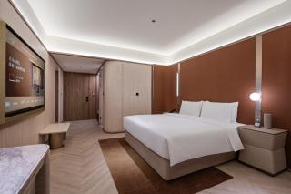 Crystal Hotel Qingdao Badaguan Scenic Area - 8