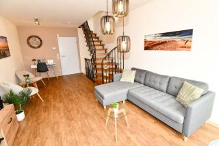 Frisch renoviertes FH Südblick am Meer in Breege, Meerblick von allen drei Etagen, Terrasse, Balkon, Sauna und Parkplatz - 4