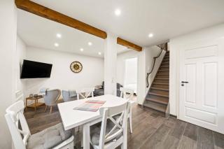 Silvia, zentrales Ferienhaus mit 2 Schlafzimmern, Terrasse, Hund willkommen! - 4