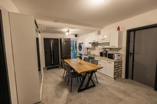 The Country Stop Apartment - 1