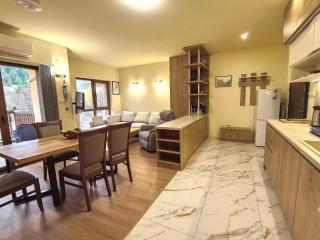 Woodsy views 1 bedroom apartment - 1