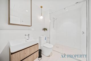 Brand new Luxurious 2 Bedroom Perth CBD - 6