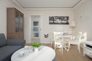 Cozy and Family Apartment close to the Metro in Warsaw by Noclegi Renters - 5